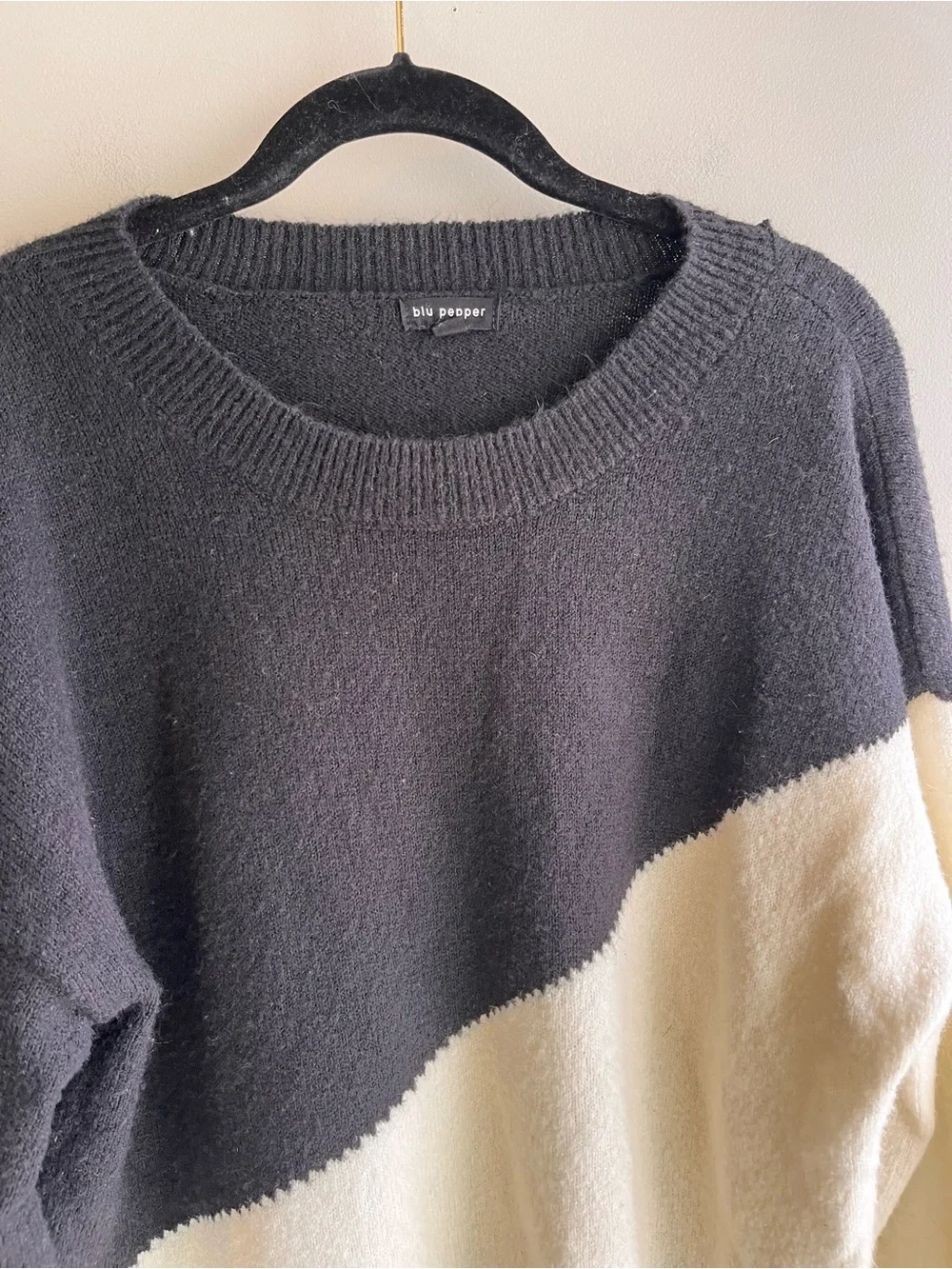 Blu Pepper Diagonal Colorblock Crewneck Sweater in Black, Cream & Light Pink - Picture 6 of 8